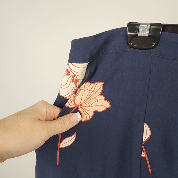 Pennintons Navy Blue Floral Midi Slit Skirt Size 18 - Picture 3 of 10